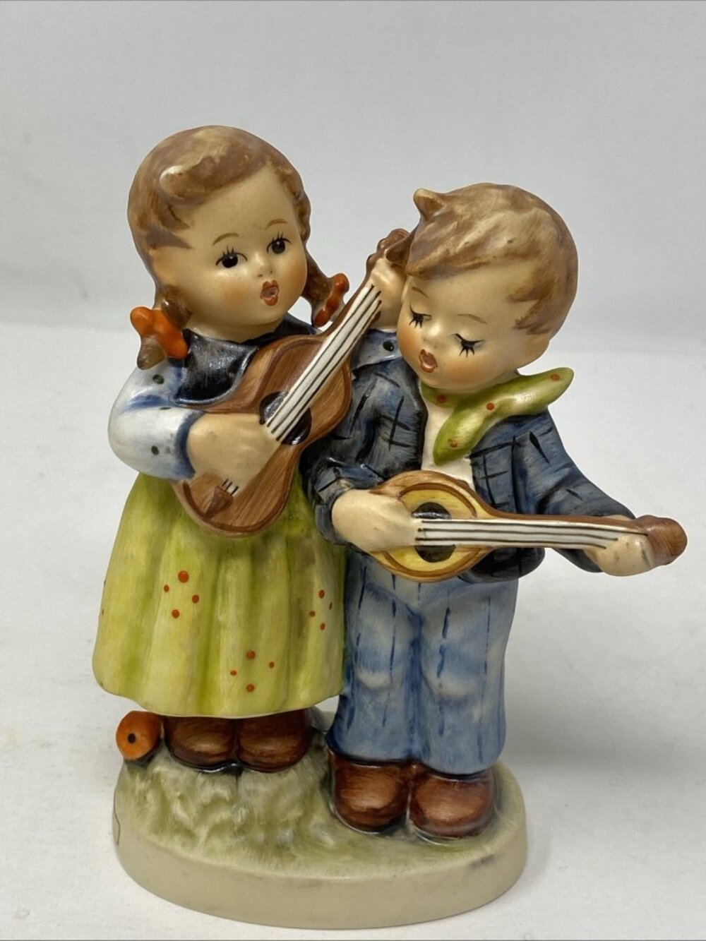 Goebel Hummel Happy Days #150 W Germany TMK4 Boy and Girl Guitar & Banjo Signed